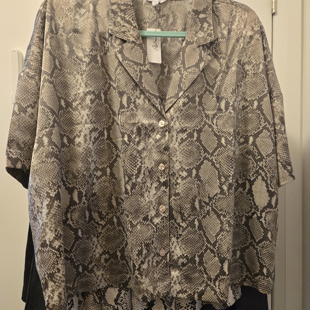 Reitmans Gray and Beige Snake-Print Button-Up Top
